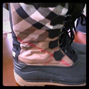 Burberry winter boots